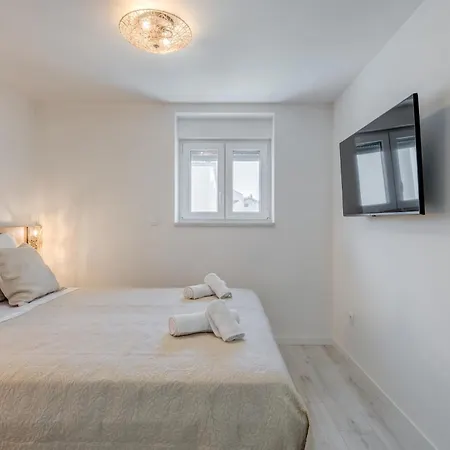 Апартаменты Luxury Evala Трогир