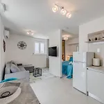 Luxury Evala Апартаменти