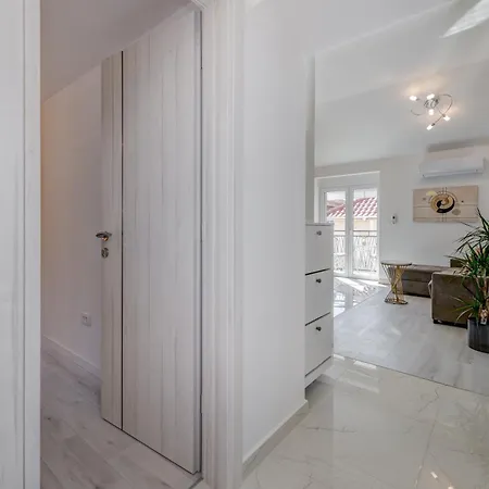 Διαμέρισμα Luxury Evala