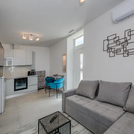 Luxury Evala Apartment