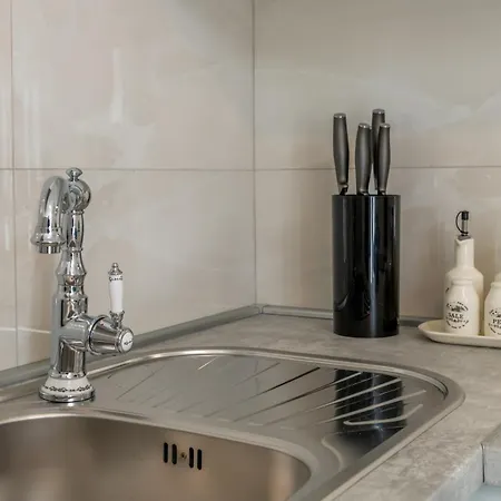 Luxury Evala Τρογκίρ